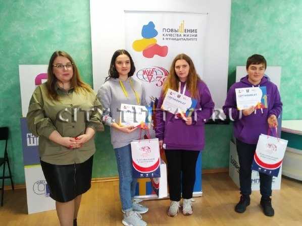 Пятеро шахтинских волонтеров получили награды